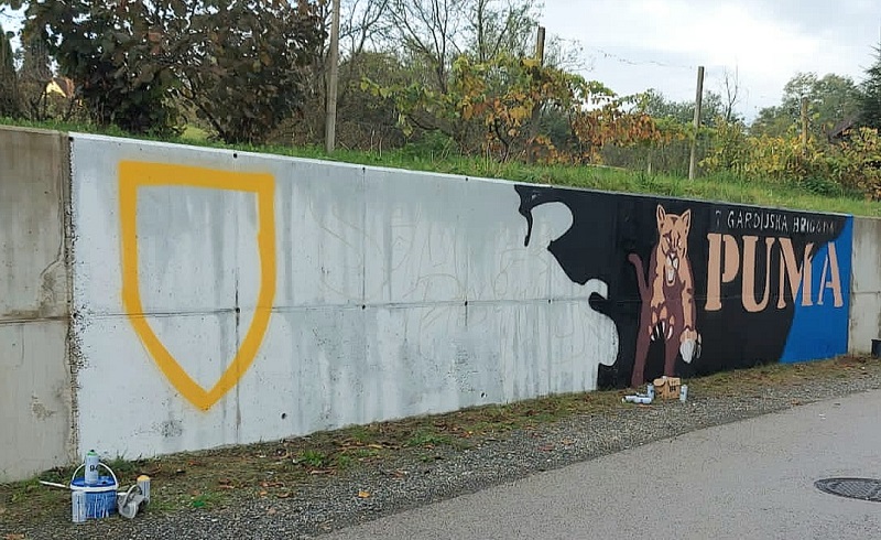 B4