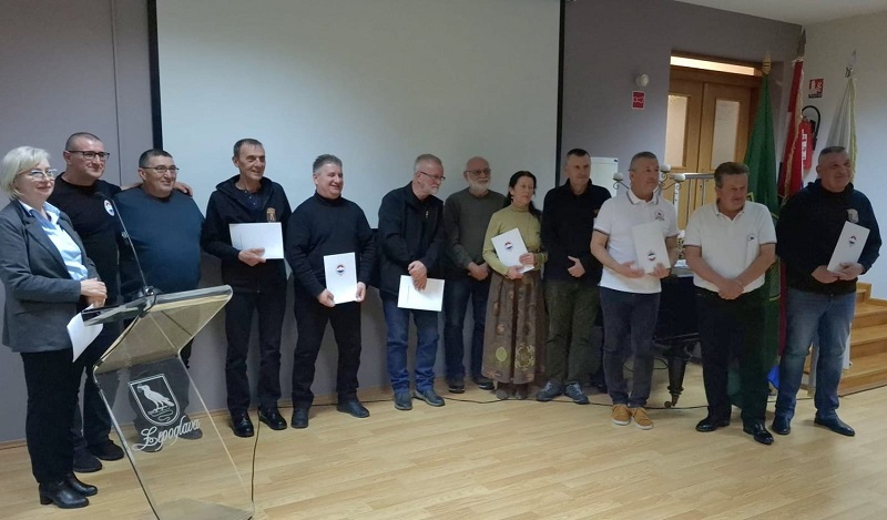 ODRŽANA TRIBINA „DINARA – PLANINA PONOSA I ŽRTVE HRVATSKIH BRANITELJA“